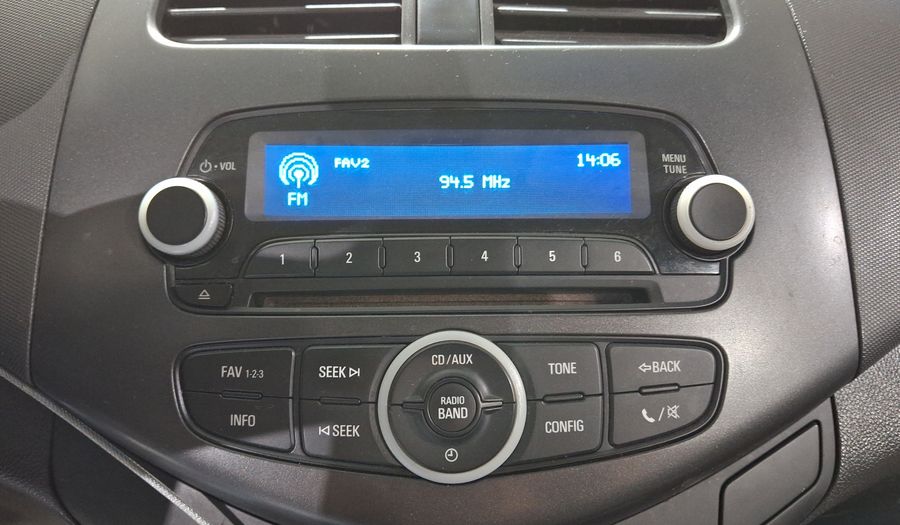 Chevrolet Spark 1.4 LT B MT Hatchback 2016