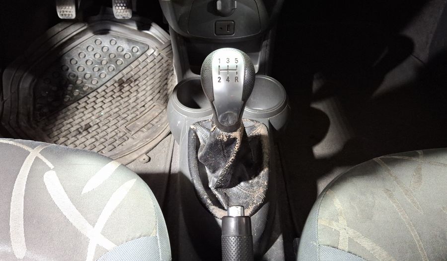 Chevrolet Spark 1.4 LT B MT Hatchback 2016