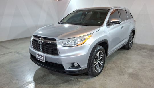 Toyota • Highlander