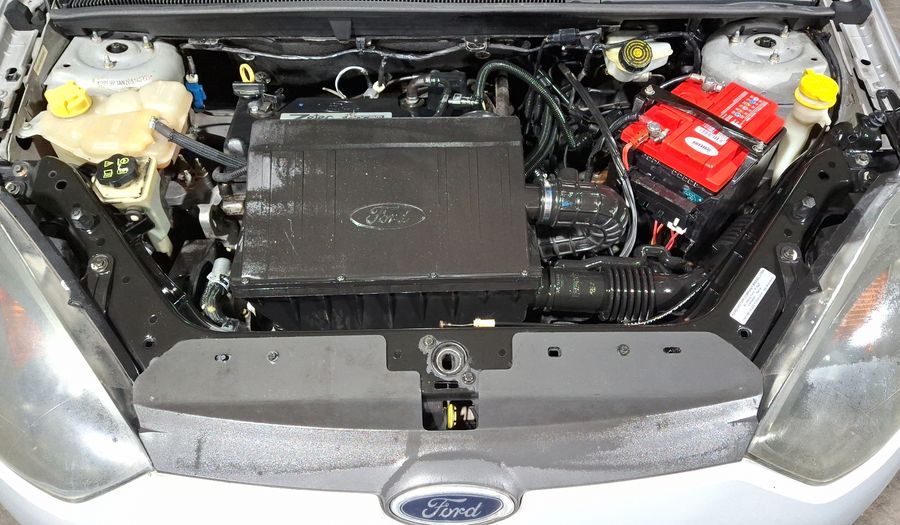 Ford Fiesta 1.6 SEDAN FIRST Sedan 2011