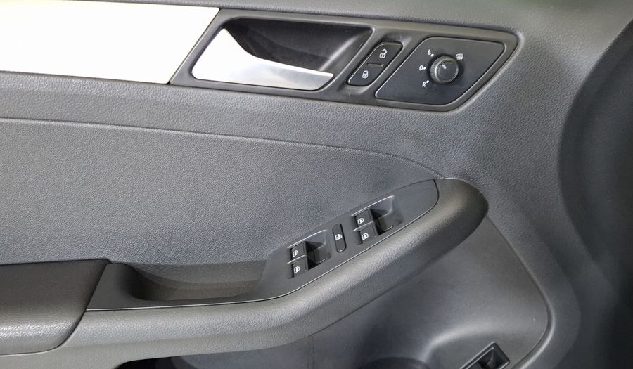 Volkswagen Jetta 2.5 COMFORTLINE TIPTRONIC Sedan 2015