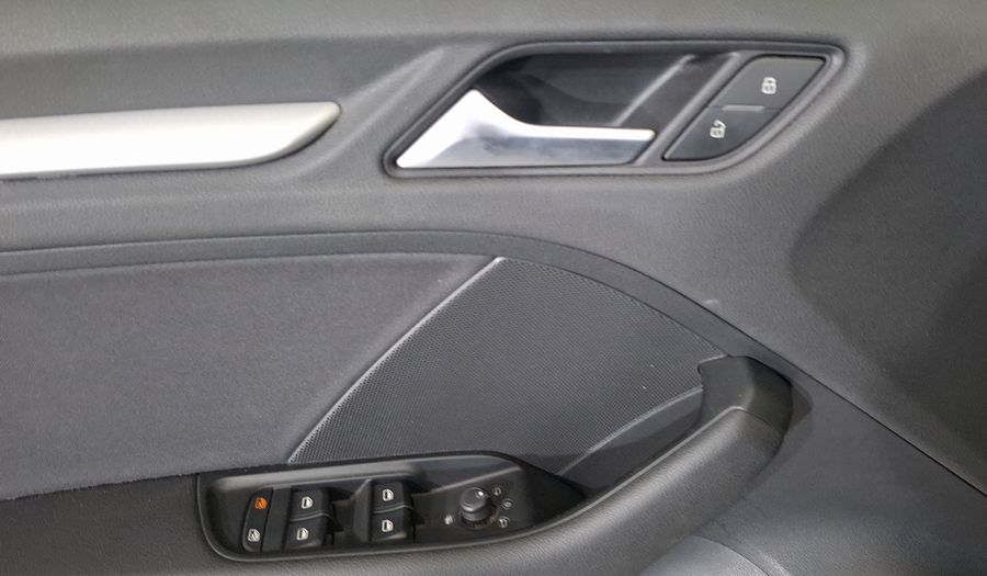 Audi A3 1.4 TFSI AMBIENTE S TRONIC Sedan 2015