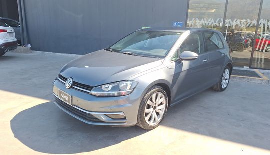 Volkswagen • Golf