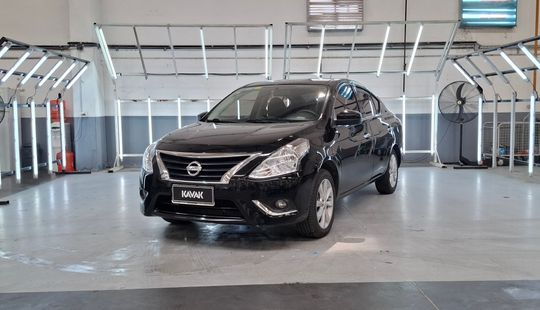 Nissan • Versa