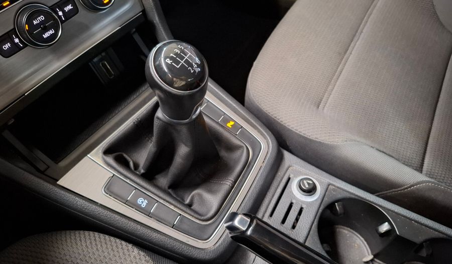 Volkswagen Golf 1.4 TSI COMFORTLINE Hatchback 2015