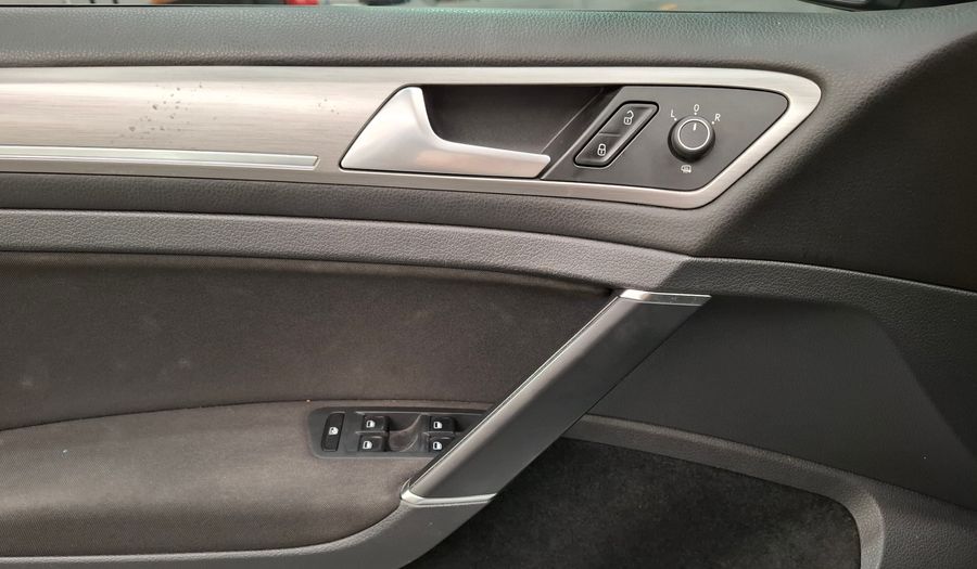 Volkswagen Golf 1.4 TSI COMFORTLINE Hatchback 2015