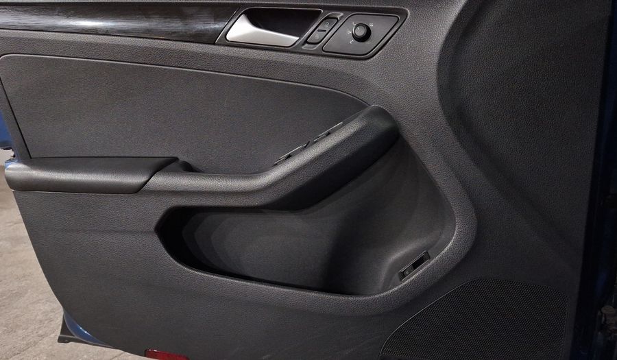 Volkswagen Jetta 2.0 STYLE TIP Sedan 2017