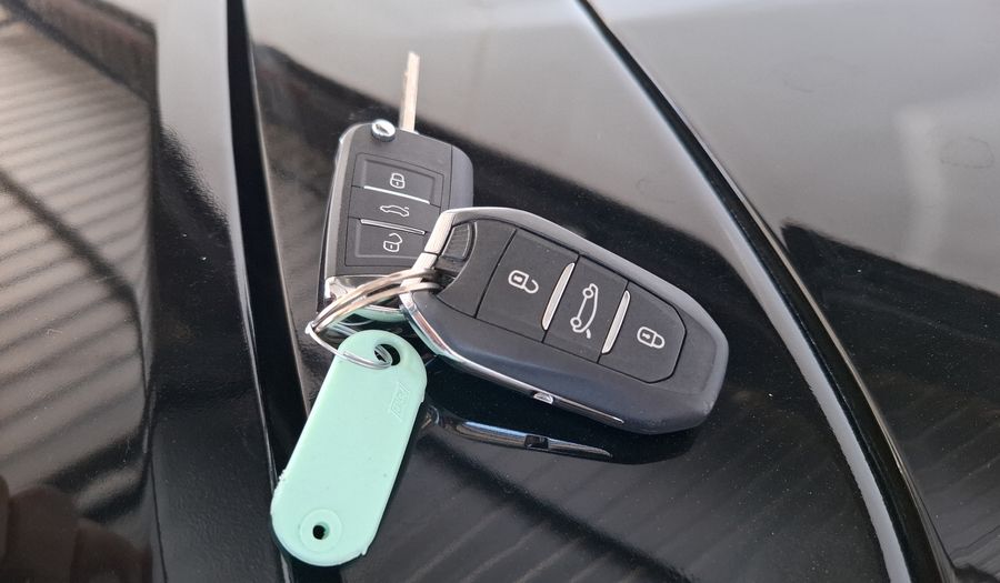 Peugeot 208 1.6L FELINE TIPTRONIC Hatchback 2022