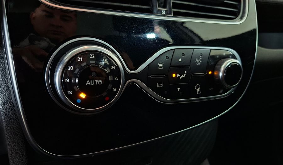 Renault Clio 1.2 EXPRESSION Hatchback 2017