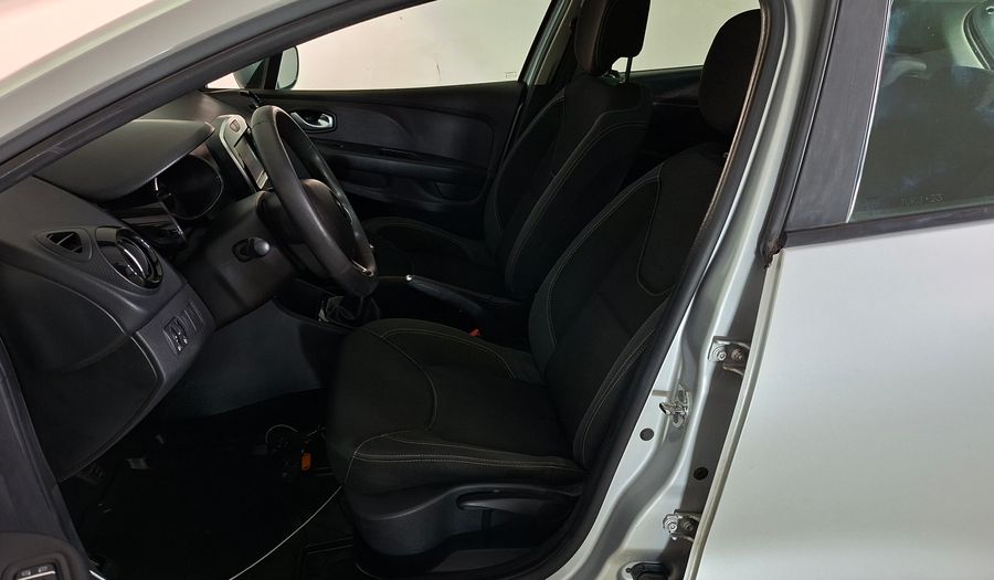 Renault Clio 1.2 EXPRESSION Hatchback 2017