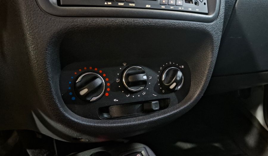 Renault Clio 1.1 MIO CONFORT PLUS ABC Hatchback 2013