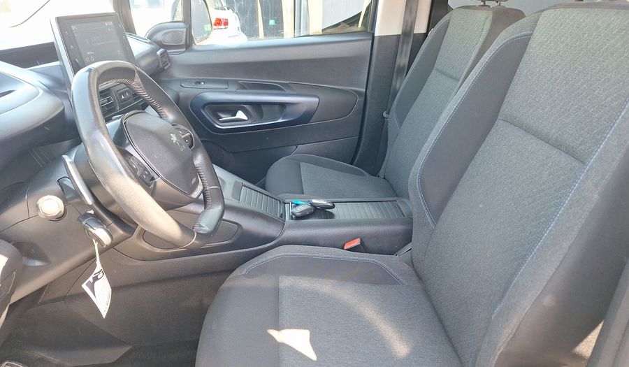 Peugeot Rifter 1.2 PURETECH 130 AUTO ALLURE PACK Minivan 2024