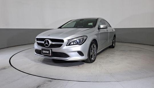 Mercedes Benz • Clase CLA