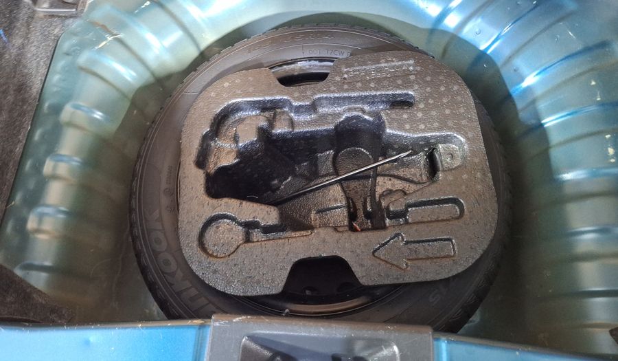 Nissan March 1.6 SENSE Hatchback 2018