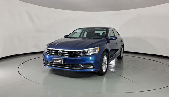 Volkswagen • Passat