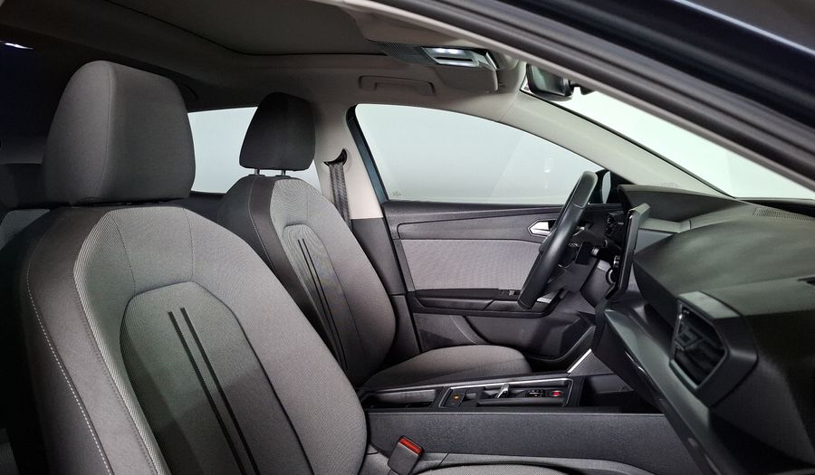 Seat Leon 1.4 STYLE AUTO Hatchback 2024