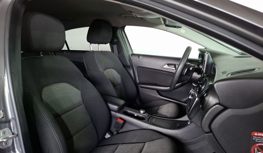 Mercedes Benz Clase A 1.6 180 CGI 7G-DCT Hatchback 2014