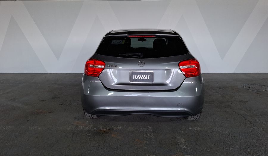 Mercedes Benz Clase A 1.6 180 CGI 7G-DCT Hatchback 2014