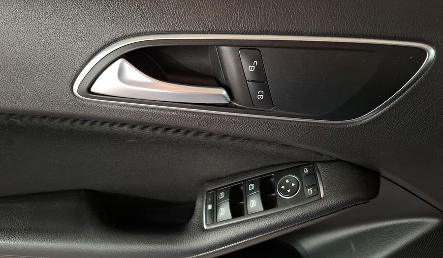 Mercedes Benz Clase A 1.6 180 CGI 7G-DCT Hatchback 2014