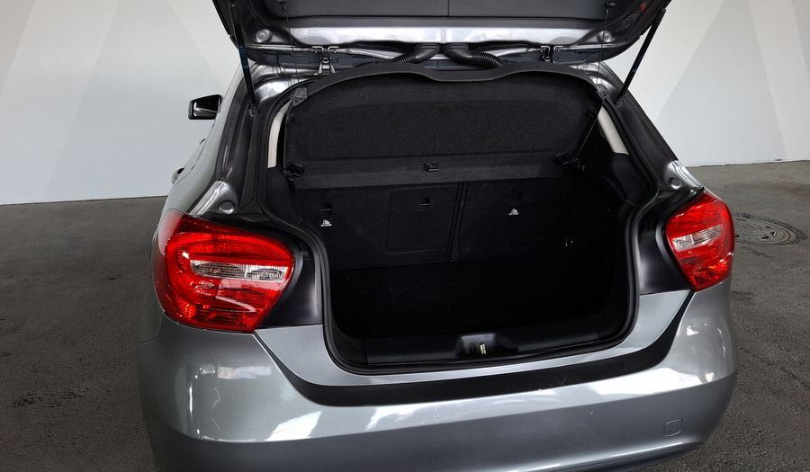 Mercedes Benz Clase A 1.6 180 CGI 7G-DCT Hatchback 2014