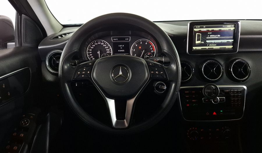 Mercedes Benz Clase A 1.6 180 CGI 7G-DCT Hatchback 2014