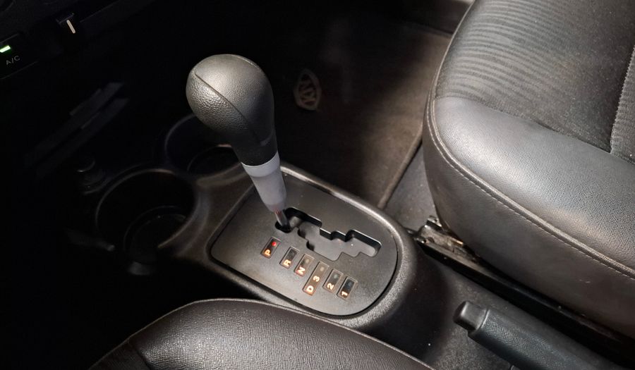 Kia Picanto 1.1 EX AT Hatchback 2011