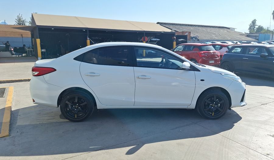 Toyota Yaris 1.5 XLI Sedan 2021