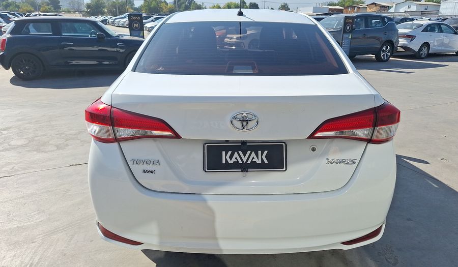 Toyota Yaris 1.5 XLI Sedan 2021