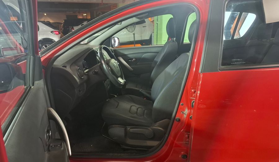 Renault Sandero 1.6 PRIVILEGE Hatchback 2017