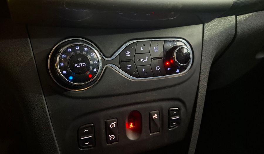 Renault Sandero 1.6 PRIVILEGE Hatchback 2017