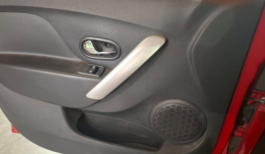 Renault Sandero 1.6 PRIVILEGE Hatchback 2017