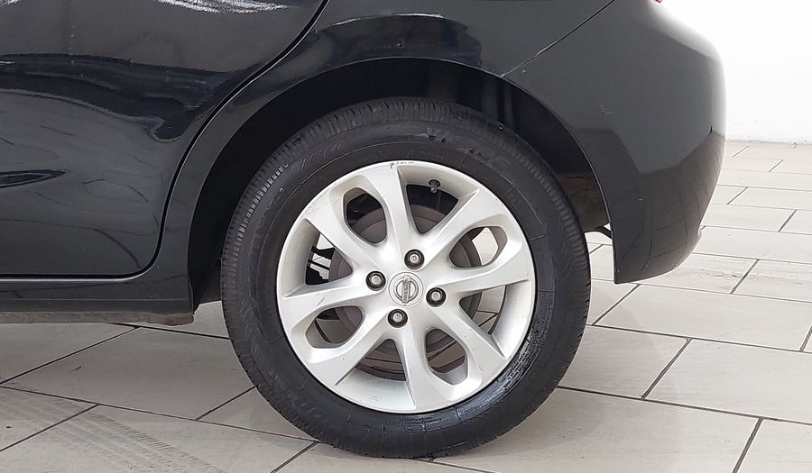 Nissan March 1.0 16V FLEX SV Hatchback 2015