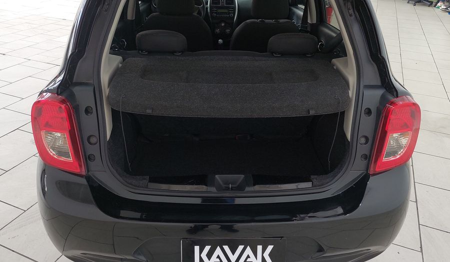 Nissan March 1.0 16V FLEX SV Hatchback 2015