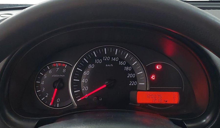 Nissan March 1.0 16V FLEX SV Hatchback 2015