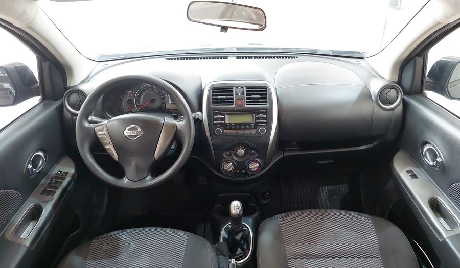 Nissan March 1.0 16V FLEX SV Hatchback 2015