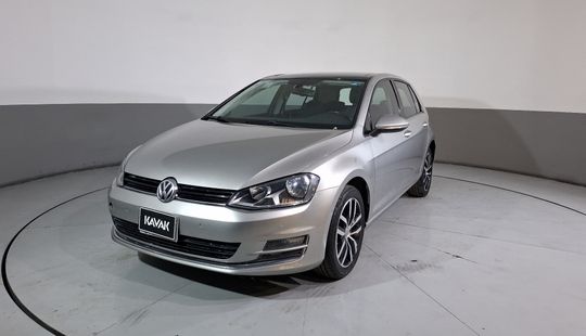 Volkswagen • Golf