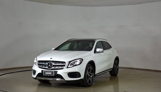 Mercedes Benz • Clase GLA