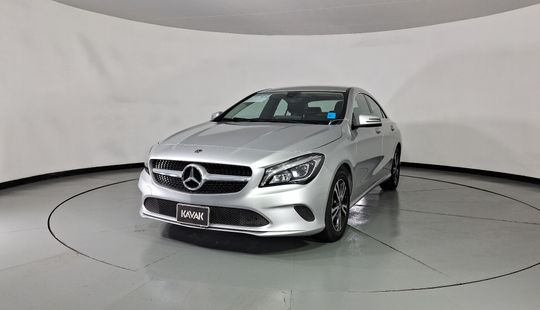 Mercedes Benz • Clase CLA