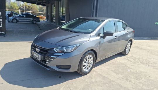 Nissan • Versa
