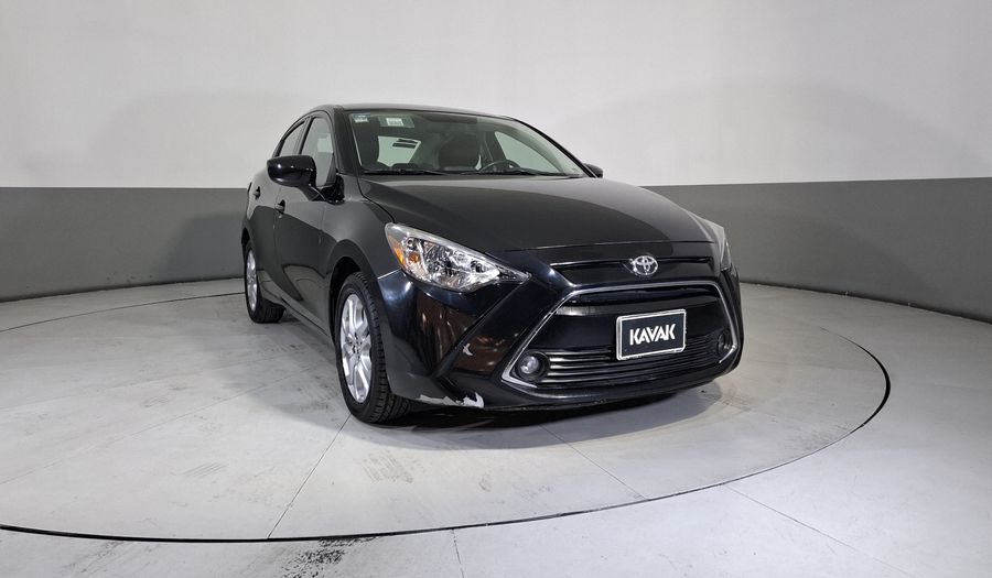 Toyota Yaris 1.5 R XLE AT Sedan 2017