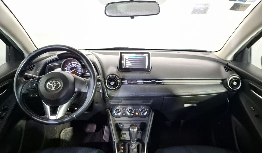 Toyota Yaris 1.5 R XLE AT Sedan 2017