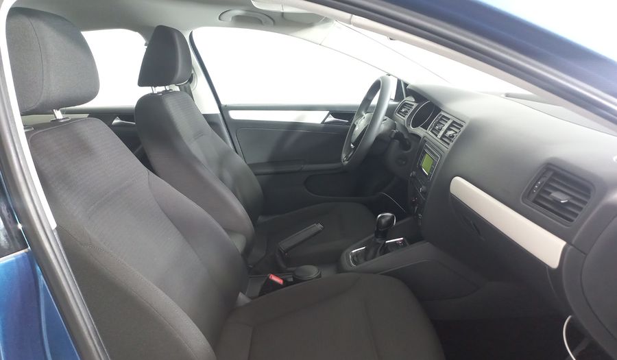 Volkswagen Jetta 2.5 TRENDLINE TIP. Sedan 2016