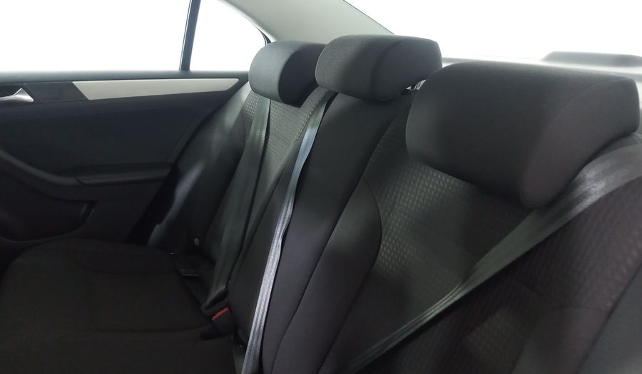 Volkswagen Jetta 2.5 TRENDLINE TIP. Sedan 2016
