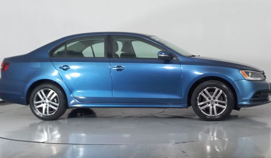 Volkswagen Jetta 2.5 TRENDLINE TIP. Sedan 2016