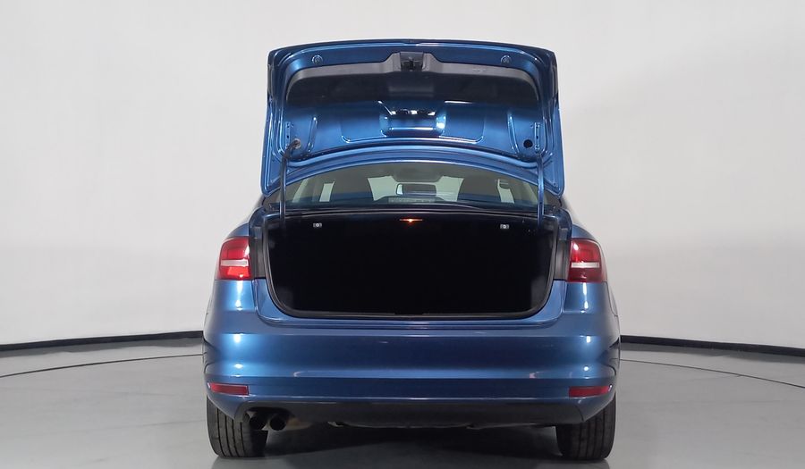Volkswagen Jetta 2.5 TRENDLINE TIP. Sedan 2016