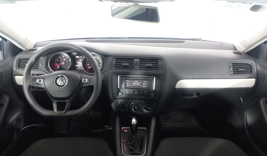 Volkswagen Jetta 2.5 TRENDLINE TIP. Sedan 2016