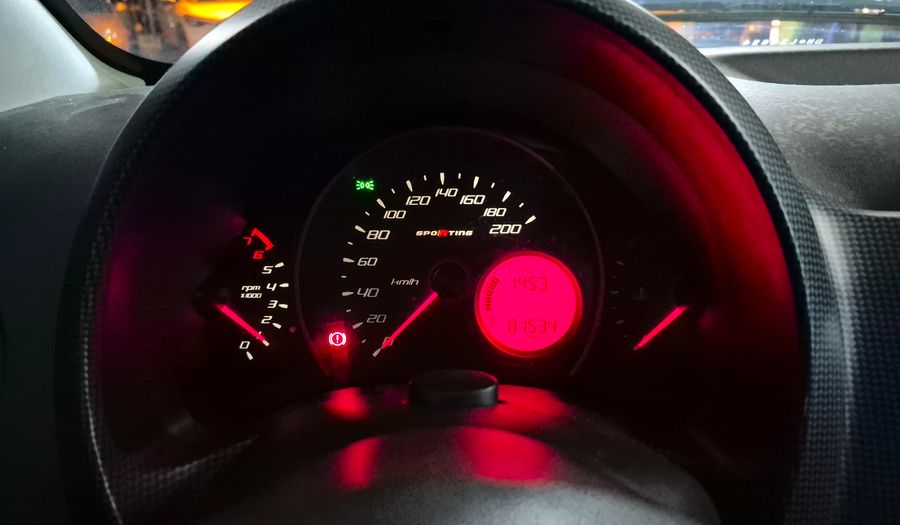 Fiat Uno 1.4 8V SPORTING 5P Hatchback 2012