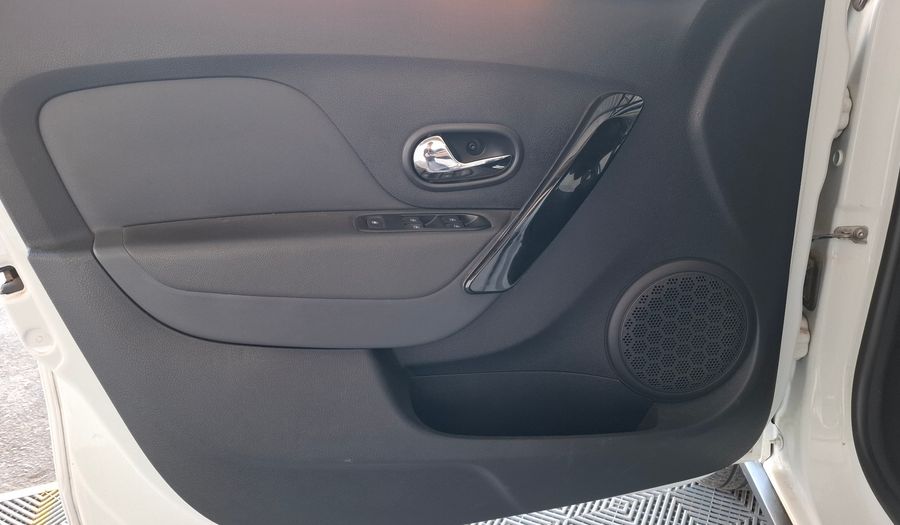 Renault Sandero Stepway 1.6 INTENS Hatchback 2022
