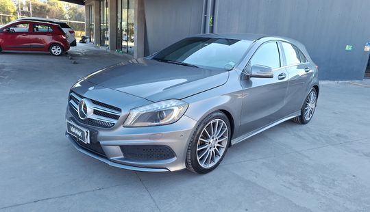 Mercedes Benz • Clase A