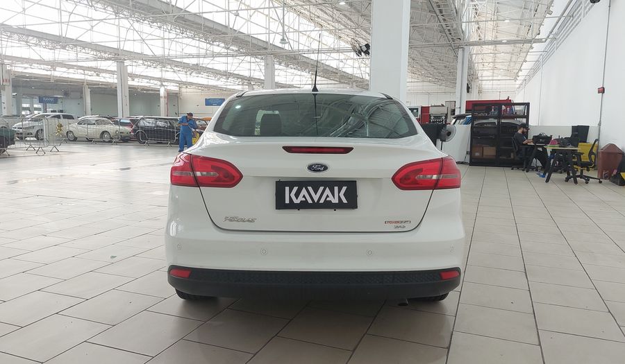 Ford Focus 2.0 16V SEDAN SE POWERSHIFT Sedan 2016